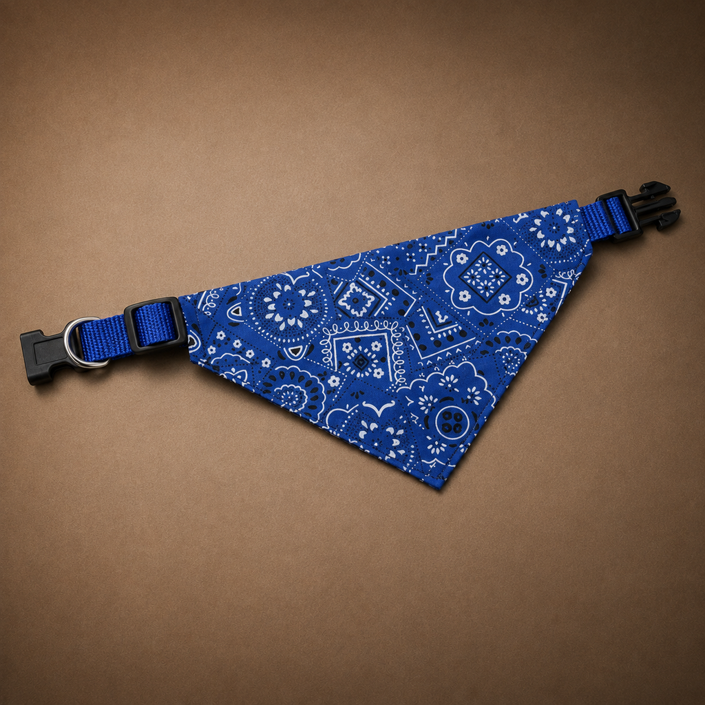 Triangular bandana for dogs