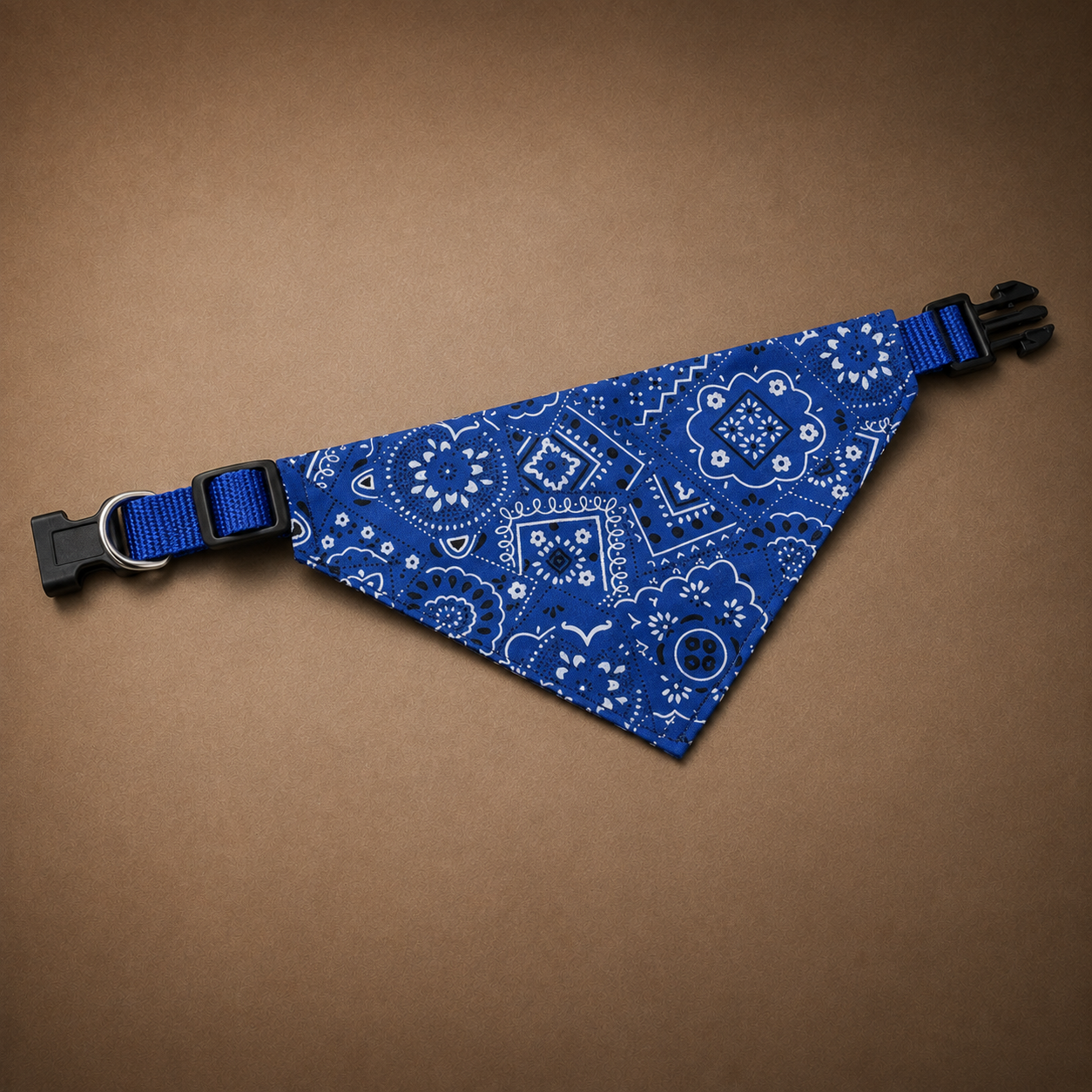 Triangular bandana for dogs